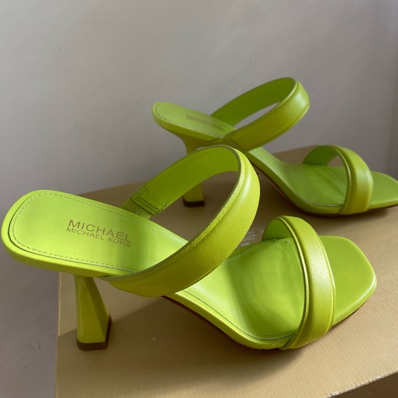 Michael Kors Womens Clara Mule Sandals Heels Limeade Size 5.5 - Picture 2 of 8